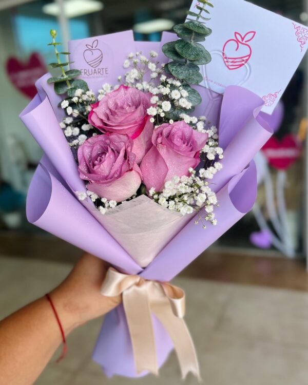 15$ – Bouquet sencillo de 3 rosas
