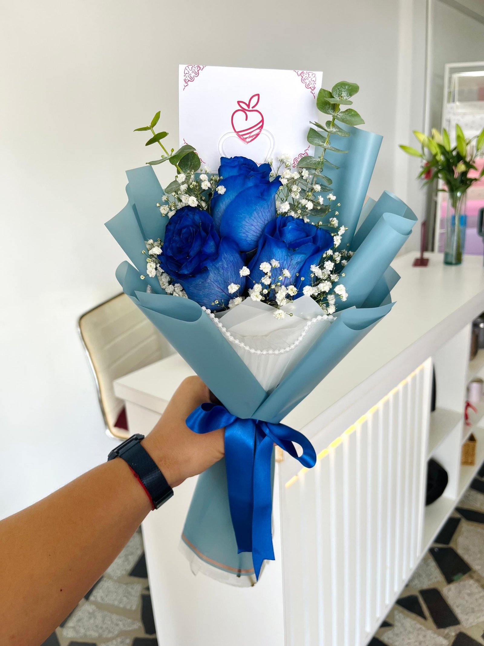 15$ - Bouquet sencillo de 3 rosas - Imagen 2