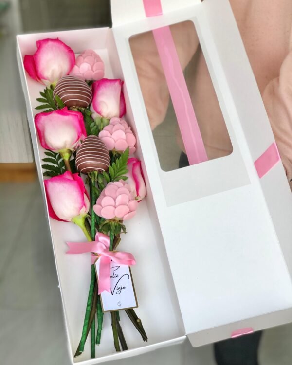 Caja de Rosas y Fresas