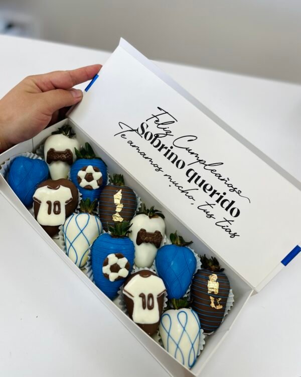 Caja de 12 Fresas Personalizadas